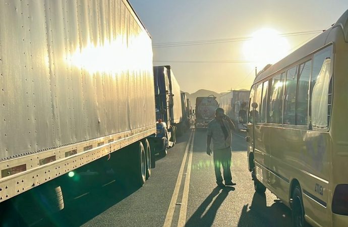 Colapso en aduanas mexicanas: Falla informática paraliza el comercio en la frontera norte