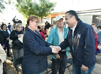 Inicia Toño Astiazarán pavimentación de la calle Bacanora en colonia Insurgentes