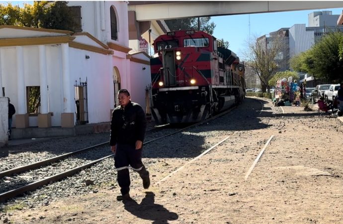 Ciudadanos de Nogales demandan y defienden reubicación de las vías del tren en Nogales