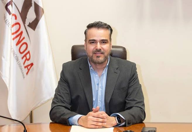 Son 10 aspirantes a candidaturas independientes pidiendo firmas ciudadanas