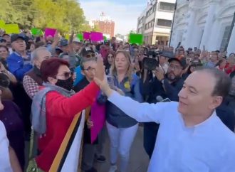 Recibe Alfonso Durazo manifestación de Usuarios contra CFE