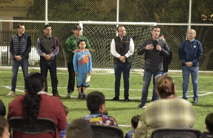 Constata Toño Astiazarán rehabilitación de parque Las Lomas
