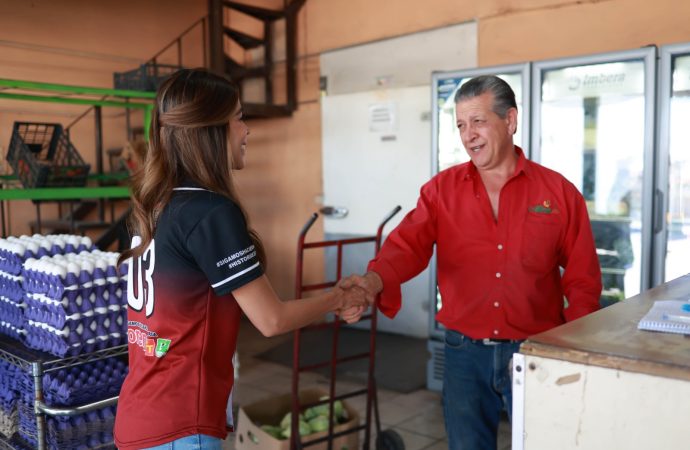 Diana Karina se compromete a atender peticiones de maestros sobre pensiones y plazas