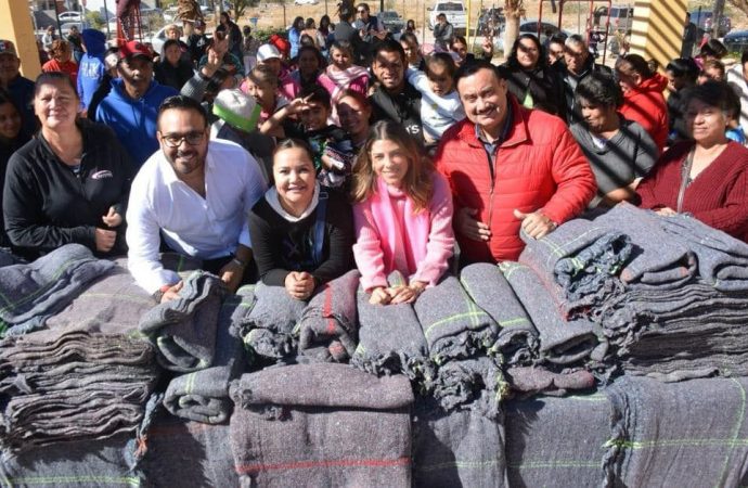 Entrega Sylvana Beltrones apoyos a 486 familias de Sonora