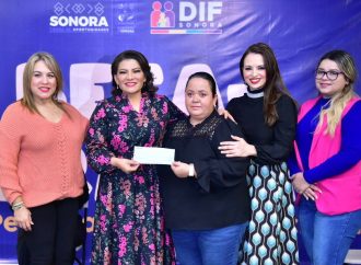 Entregan 5 MDP en Beca terapias