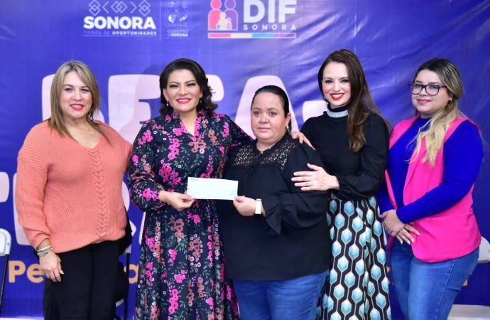 Entregan 5 MDP en Beca terapias