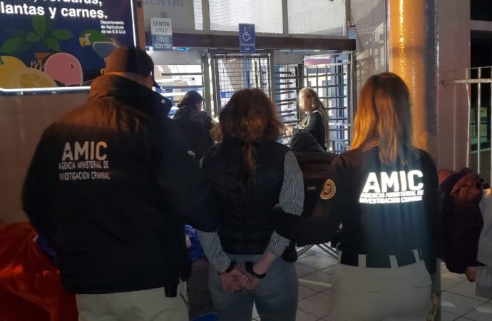 Capturada mujer prófuga de la justicia de los Estados Unidos de América