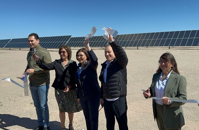 Inauguran parque solar AKIN en Puerto Libertad; son 390 mil paneles