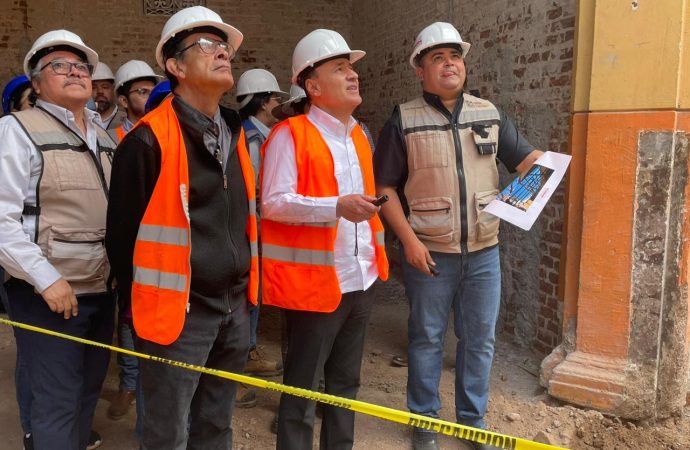 Supervisa Alfonso Durazo los avances en la remodelación del Mercado Municipal de Hermosillo