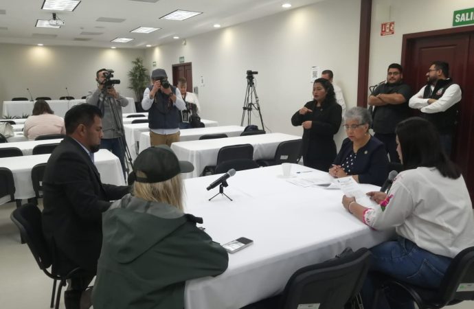 Reciben diputados locales propuestas para el VI Parlamento de Mujeres