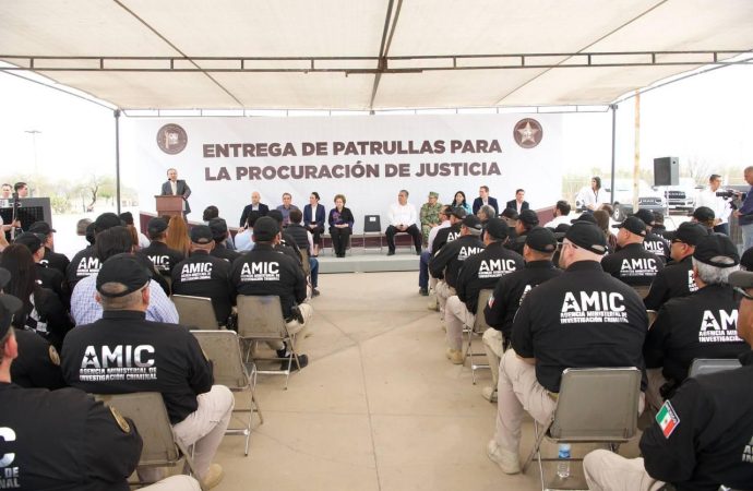 Entrega gobernador Alfonso Durazo patrullas para fortalecer labor de la FGJE