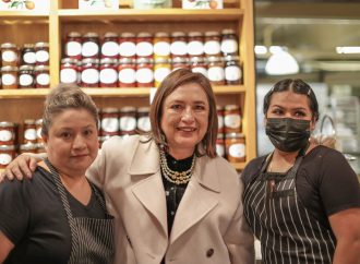 Escucha Xóchitl Gálvez a migrantes mexicanos en EU