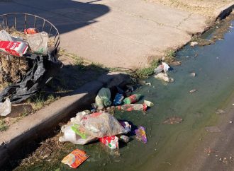 Siguen drenajes siendo un problema en diferentes colonias