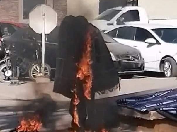 Adulto mayor se prende fuego en Huatabampo en protesta por falta de pago