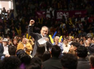 Entrega Masiva de Becas: Gobernador Impulsa el Desarrollo Académico en Sonora