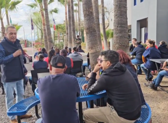 Trabajadores de la CTM de Santa Ana, se reúnen a dialogar con Beltrones