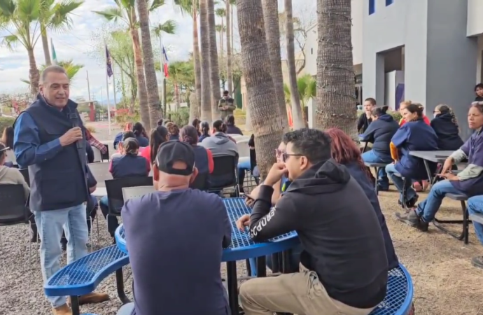 Trabajadores de la CTM de Santa Ana, se reúnen a dialogar con Beltrones