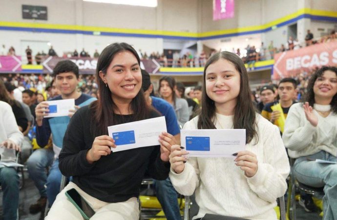 Serán 150 mil nuevos estudiantes que recibirán una beca: Alfonso Durazo