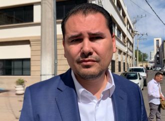 Reprueba Adolfo Salazar declaraciones de Carín León: no se puede aprobar de ninguna manera una expresión