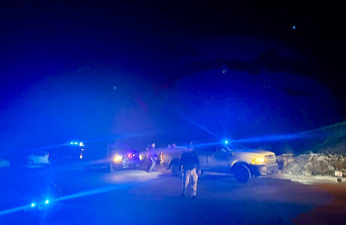 Hallan a niña de 12 años asesinada y sobre la carretera