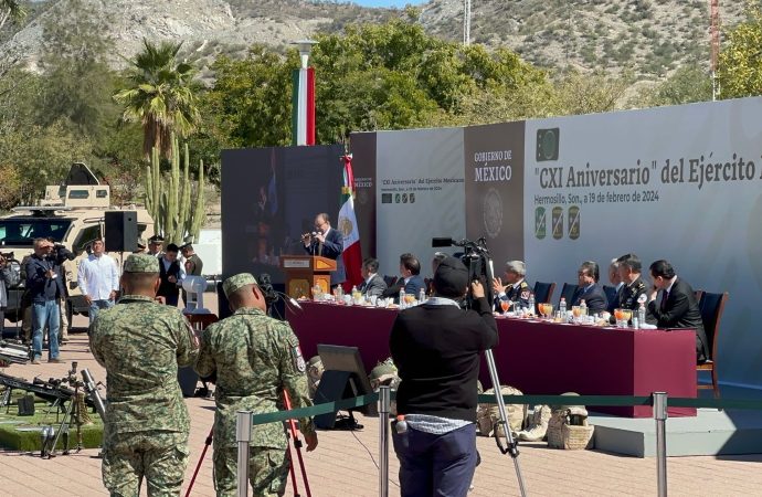 Reconoce gobernador de Sonora a soldados en Día del Ejército Mexicano