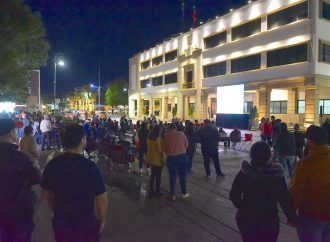 Viven gran emoción con tercer juego de los Naranjeros en la Plaza Zaragoza