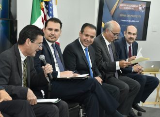 Acompaña Toño Astiazarán a integrantes de nuevo Consejo Directivo del Colegio de Economistas