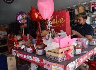 Comerciantes de Hermosillo se preparan para el 14 de febrero