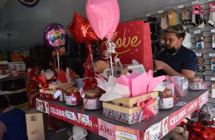 Comerciantes de Hermosillo se preparan para el 14 de febrero