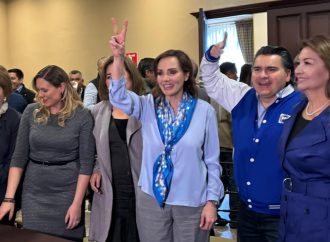 Se registra Lilly Téllez al Senado por el PAN y elogia a Beltrones y al gobernador Durazo