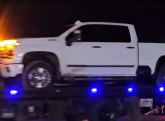 Balean auto de familia estadounidense durante fuego cruzado en Caborca