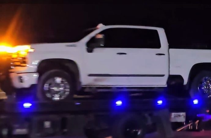 Balean auto de familia estadounidense durante fuego cruzado en Caborca