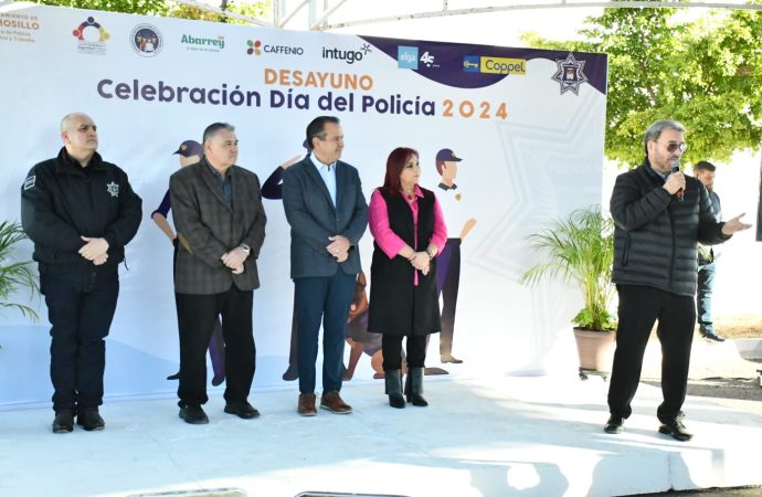 Acompaña Toño Astiazarán a agentes municipales en celebración del Día del Policía