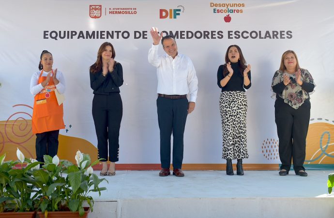Entrega Toño Astiazarán equipamiento para el programa Desayunos Escolares