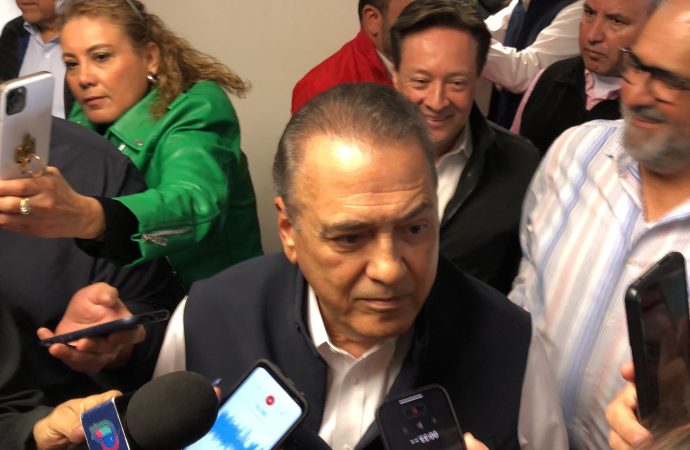 Beltrones abre puerta a Senaduría plurinominal por el PRD