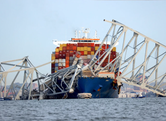 Un puente en Baltimore se derrumba tras ser golpeado por un gran barco