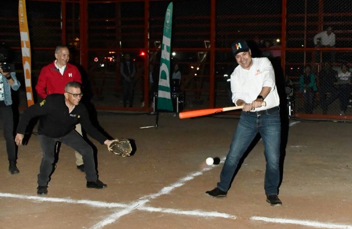 Inaugura Toño Astiazarán el tercer campo de béisbol en El Cárcamo