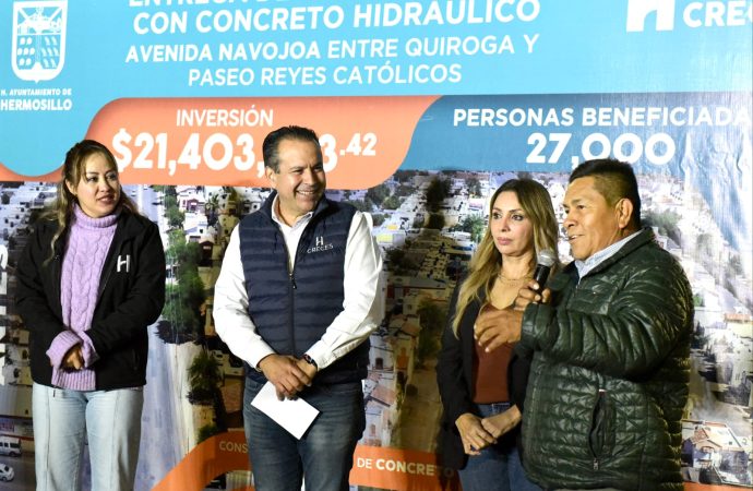 Entrega Toño Astiazarán rehabilitación con concreto hidráulico de avenida Navojoa
