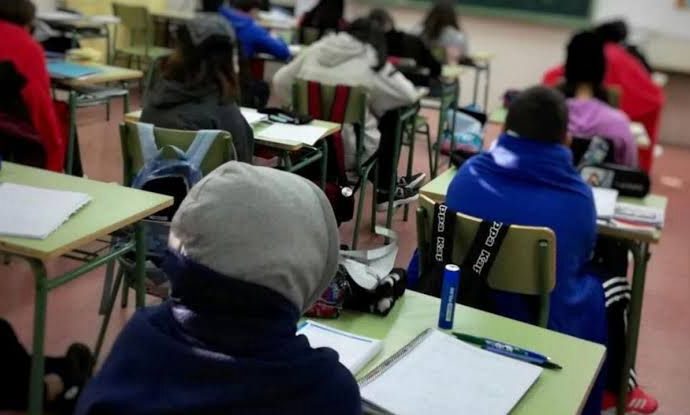 Modificación de horario escolar por frío continuará toda la semana