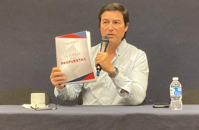 Alcalde Astiazarán analiza pedir licencia para competir por la reelección