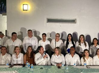 Presenta Armando Alcalá planilla de Regidores