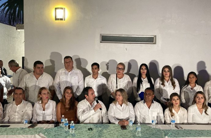 Presenta Armando Alcalá planilla de Regidores