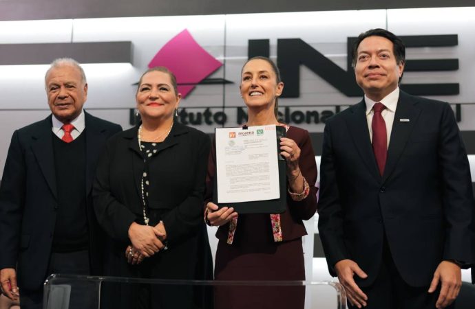 Sheinbaum se registra como candidata presidencial y llama a continuar la transformación de México