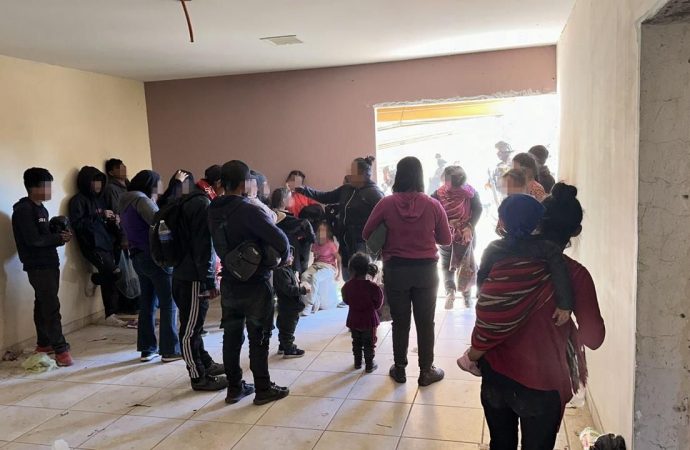 Rescatan a más de 100 migrantes en Santa Ana, Sonora