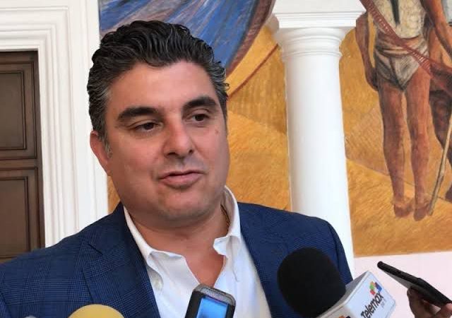 Suspenden Notaría del Ex Secretario de Pavlovich, Miguel Pompa