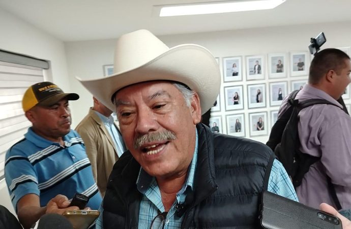 Deben Agricultores hacer un solo frente ante situaciones del campo