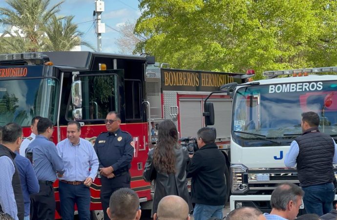 Entregan seis nuevas unidades a Bomberos de Hermosillo