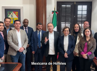 Refuerzan seguridad de las mujeres: gobernador firma convenio para garantizar apoyo de establecimientos hotelero