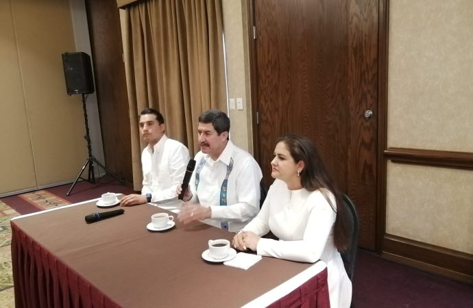 Respalda Javier Corral a Célida López y Froylán Gámez