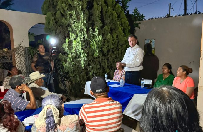 En la Café Combate, vecinos agradecen a “El Borrego” Gándara la regularización